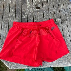 Women’s Nike Shorts Size Small NWOT